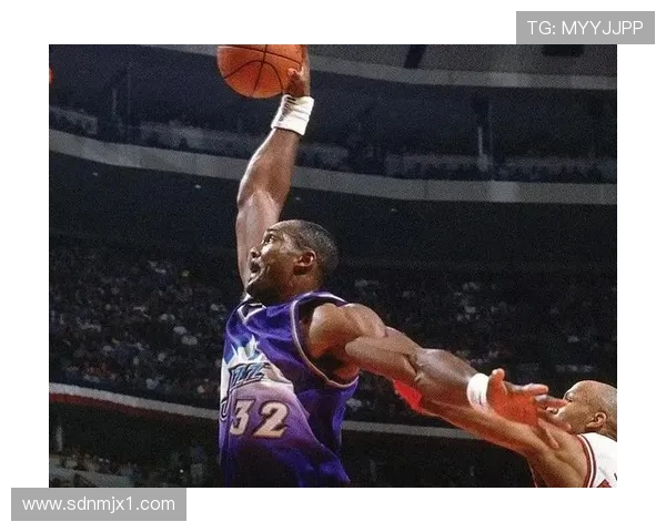 卡尔·马龙的传奇篮球生涯与影响力探索:从盐湖城到NBA历史长青 卡尔·马龙的传奇篮球生涯与影响力探索:从盐湖城到NBA历史长青