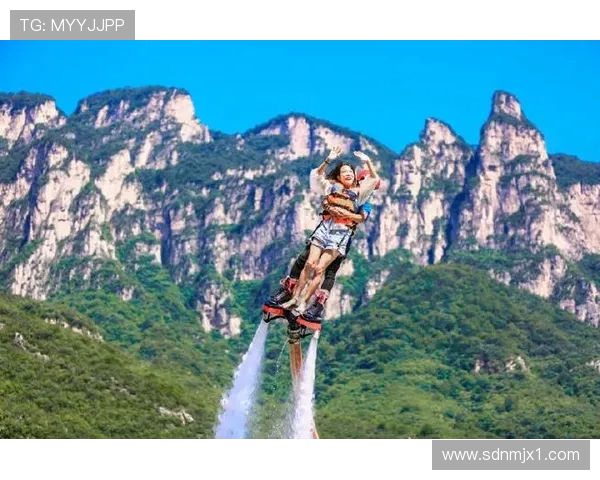 从凌空飞跃到水花消失探秘跳水运动背后的力量与艺术