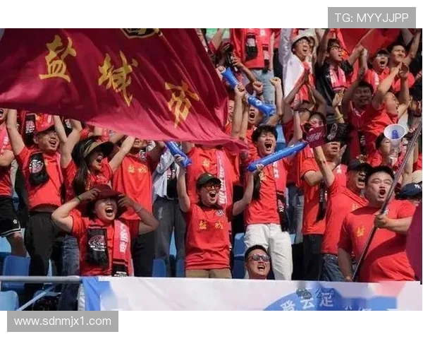 国足鏖战东亚杯逆转夺冠全场高燃瞬间引爆球迷激情 国足鏖战东亚杯逆转夺冠全场高燃瞬间引爆球迷激情