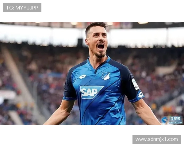 李玮锋再度成为焦点带领球队重燃斗志展现铁血精神书写足球新篇章