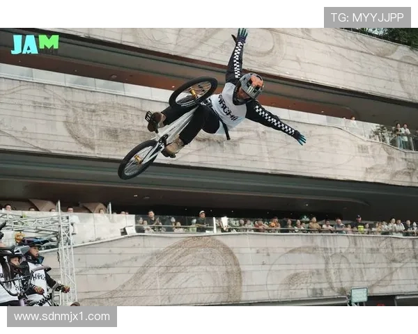 深圳滑板队在极限运动世界杯中的精彩表现与节奏分析 深圳滑板队在极限运动世界杯中的精彩表现与节奏分析